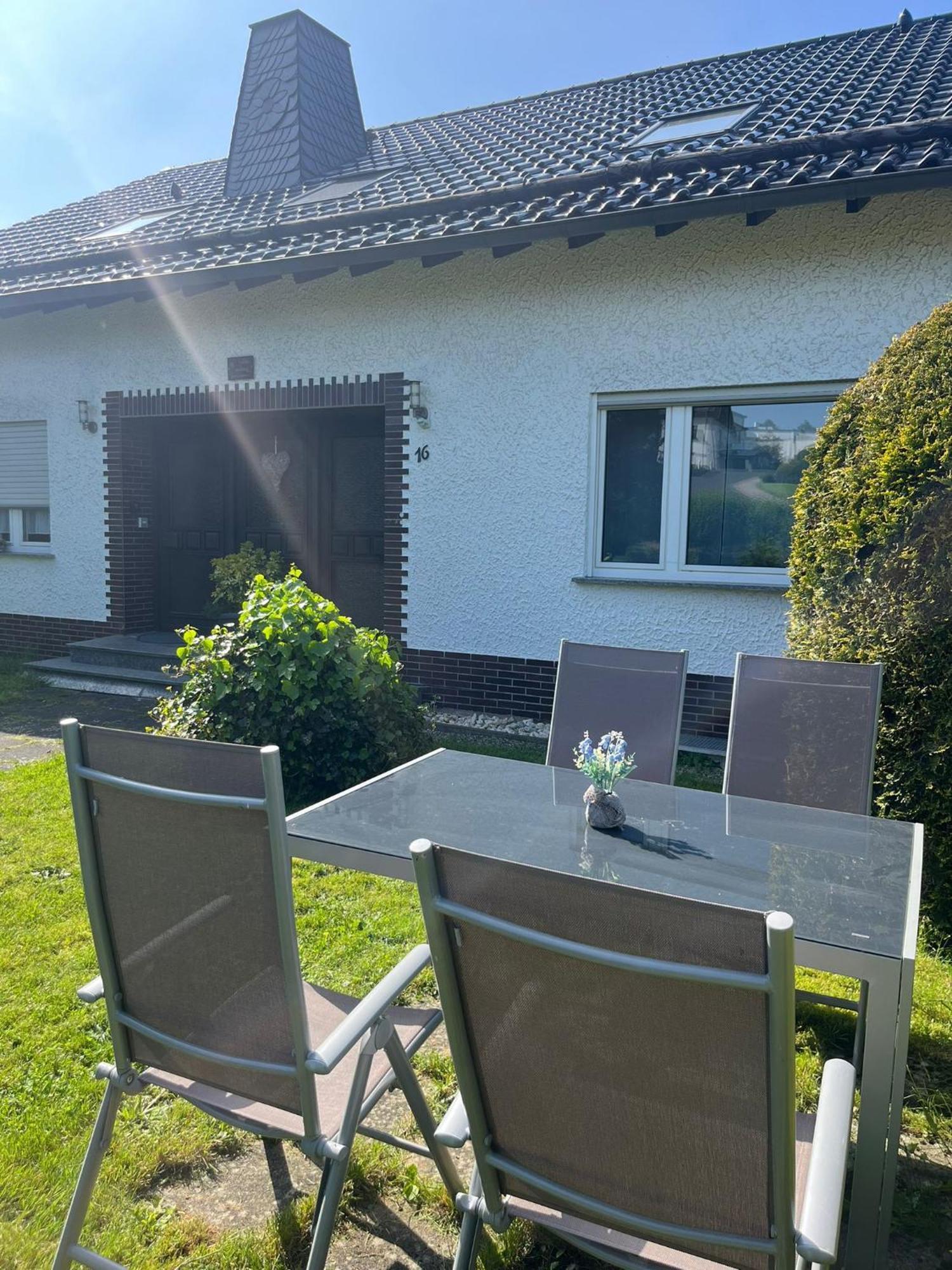 Fewo Hoheeifel, 1 Haus Mit 2 Apartments 5 Schlafzimmer In Kelberg Naehe Nuerburgring Room photo