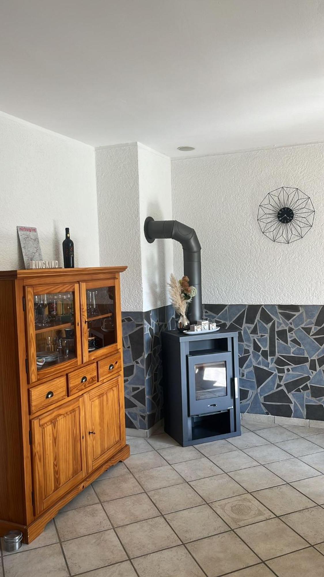 Fewo Hoheeifel, 1 Haus Mit 2 Apartments 5 Schlafzimmer In Kelberg Naehe Nuerburgring Exterior photo